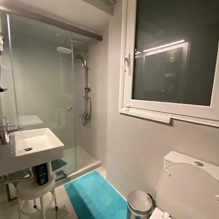 Apartment In The Heart Of Thessaloniki's Center *
